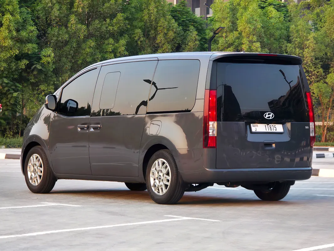 HYUNDAI STARIA 2026
