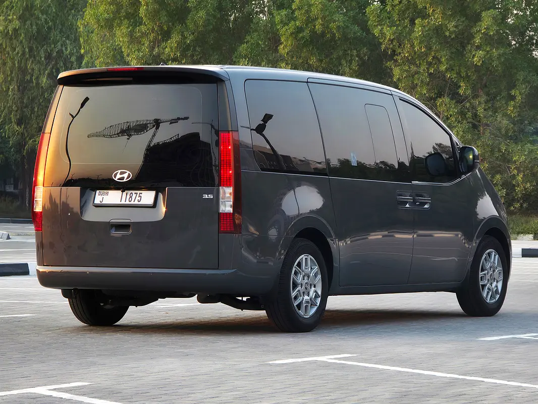HYUNDAI STARIA 2026
