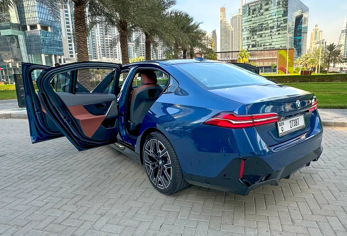 بي أم دبليو 5 SERIES 2024