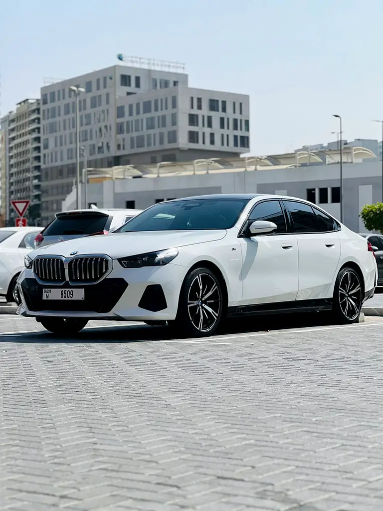 BMW 5 SERIES 2024
