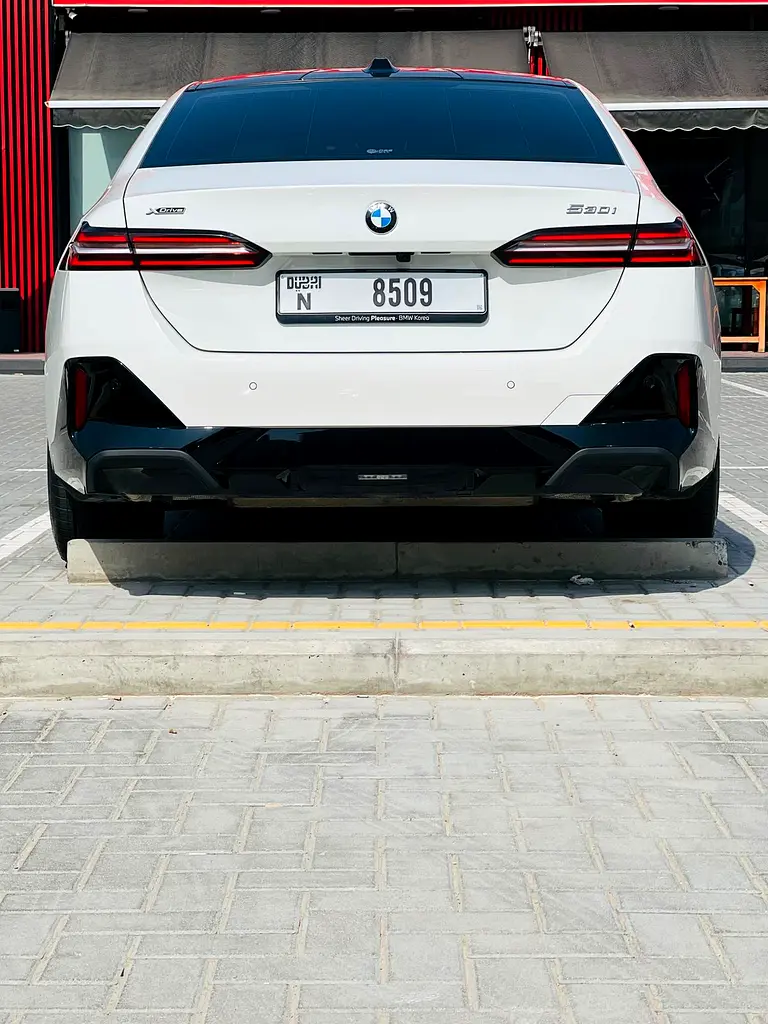 BMW 5 SERIES 2024