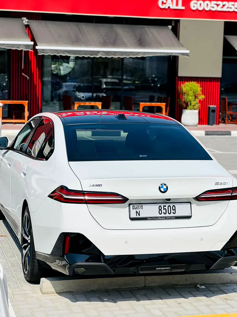 BMW 5 SERIES 2024