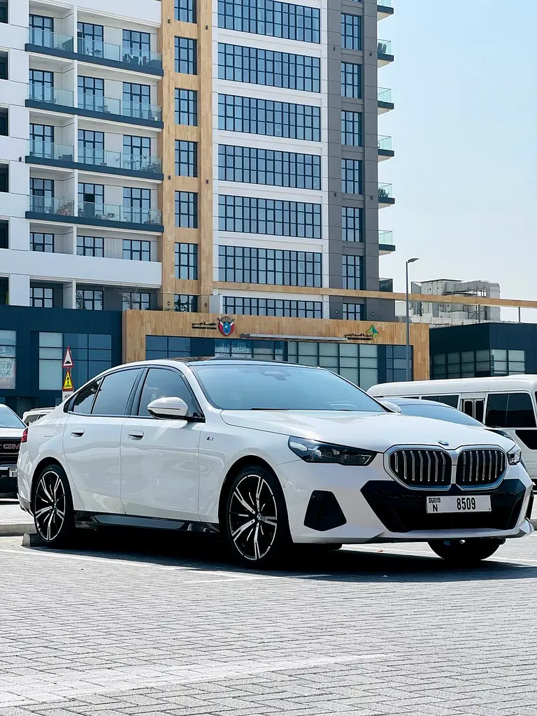 BMW 5 SERIES 2024