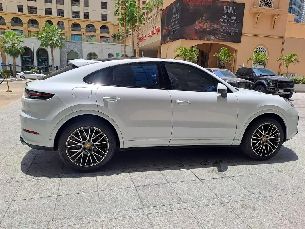 PORSCHE CAYENNE 2022