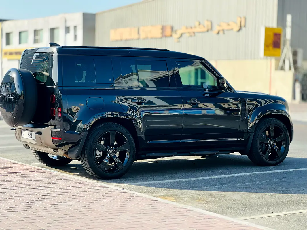 LAND ROVER DEFENDER 2025