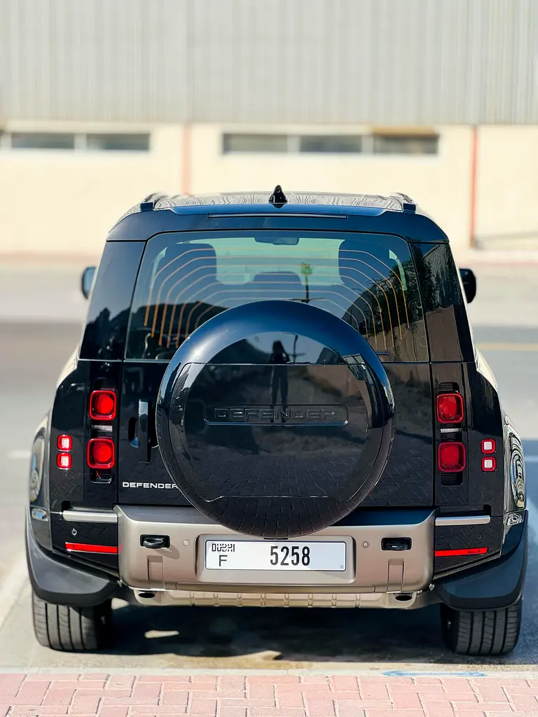 LAND ROVER DEFENDER 2025
