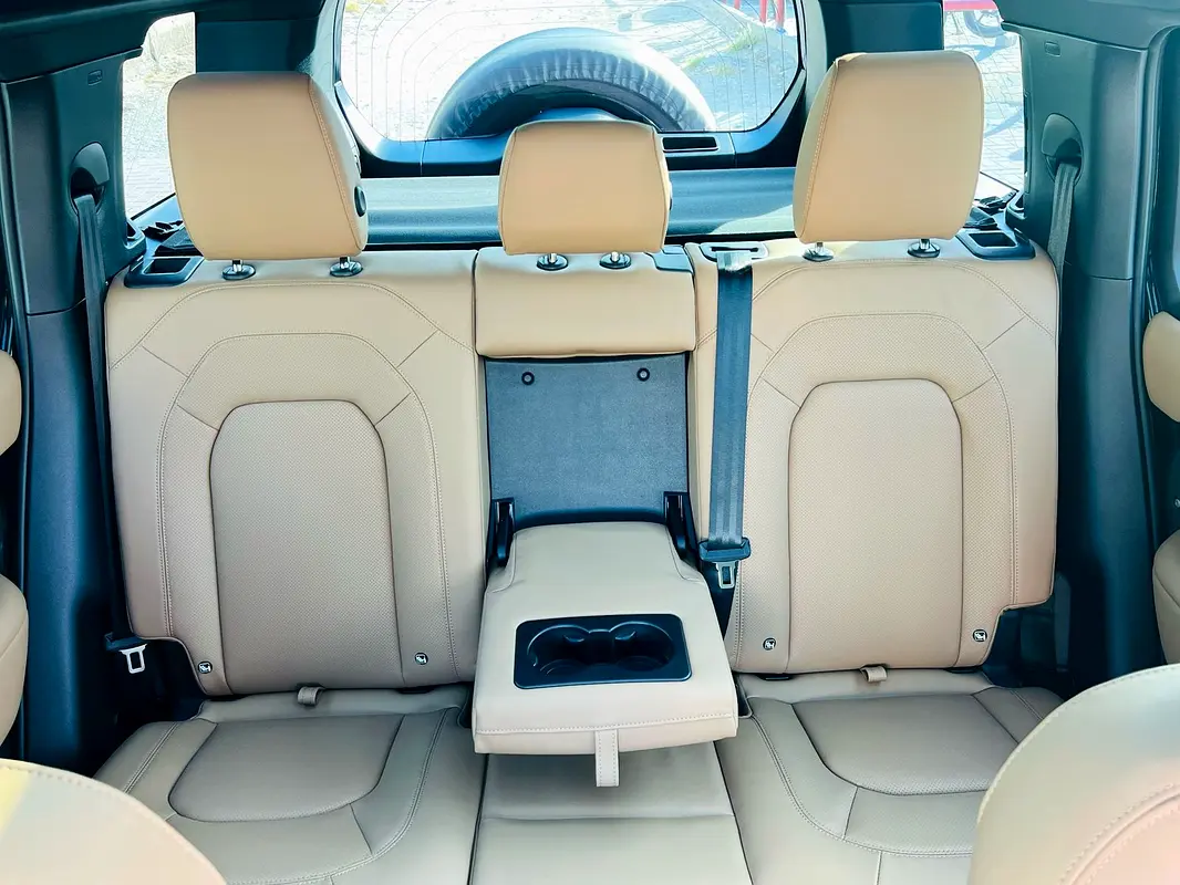 LAND ROVER DEFENDER 2025