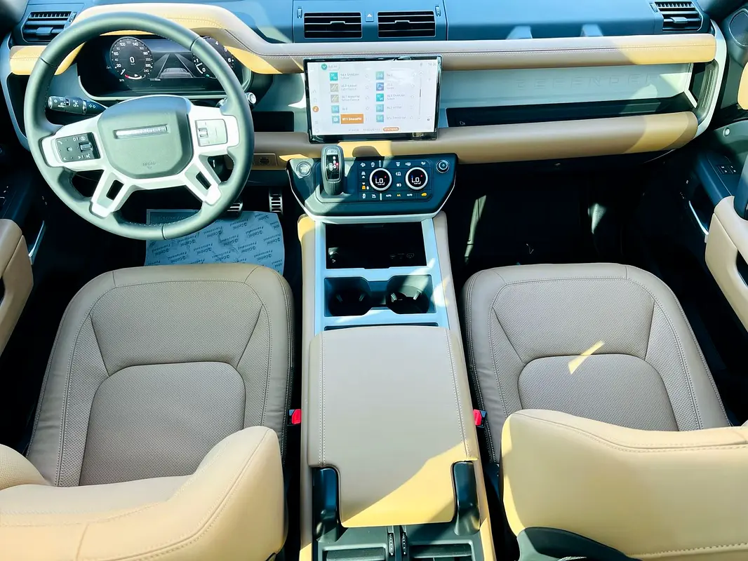 LAND ROVER DEFENDER 2025
