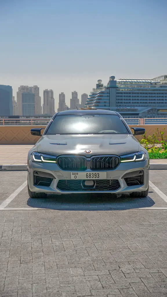 بي أم دبليو M5 2022