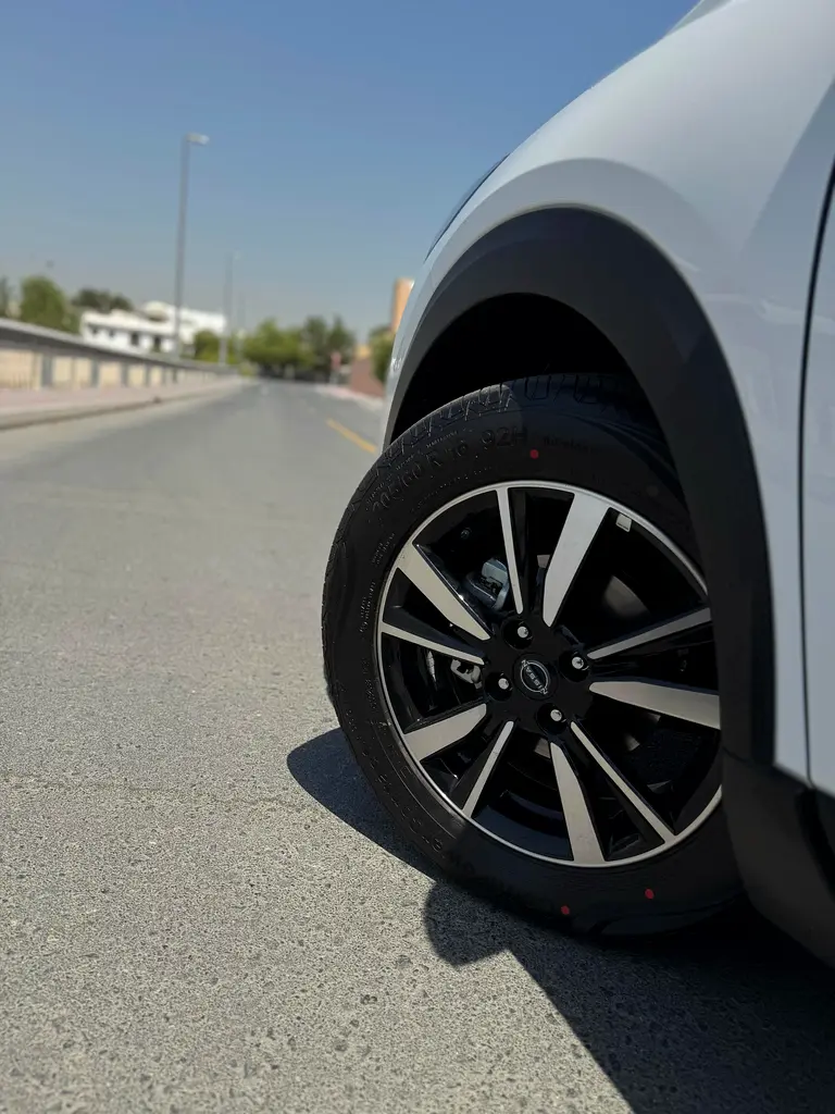 NISSAN KICKS 2024