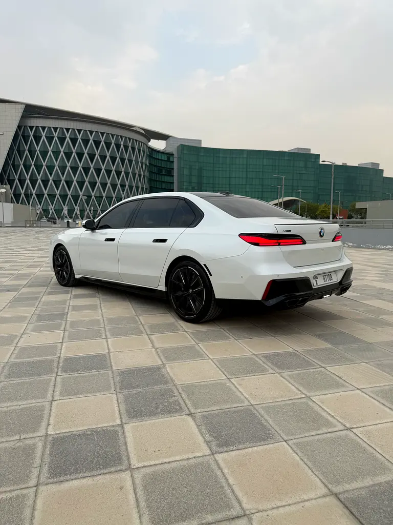 بي أم دبليو 7 SERIES 2025