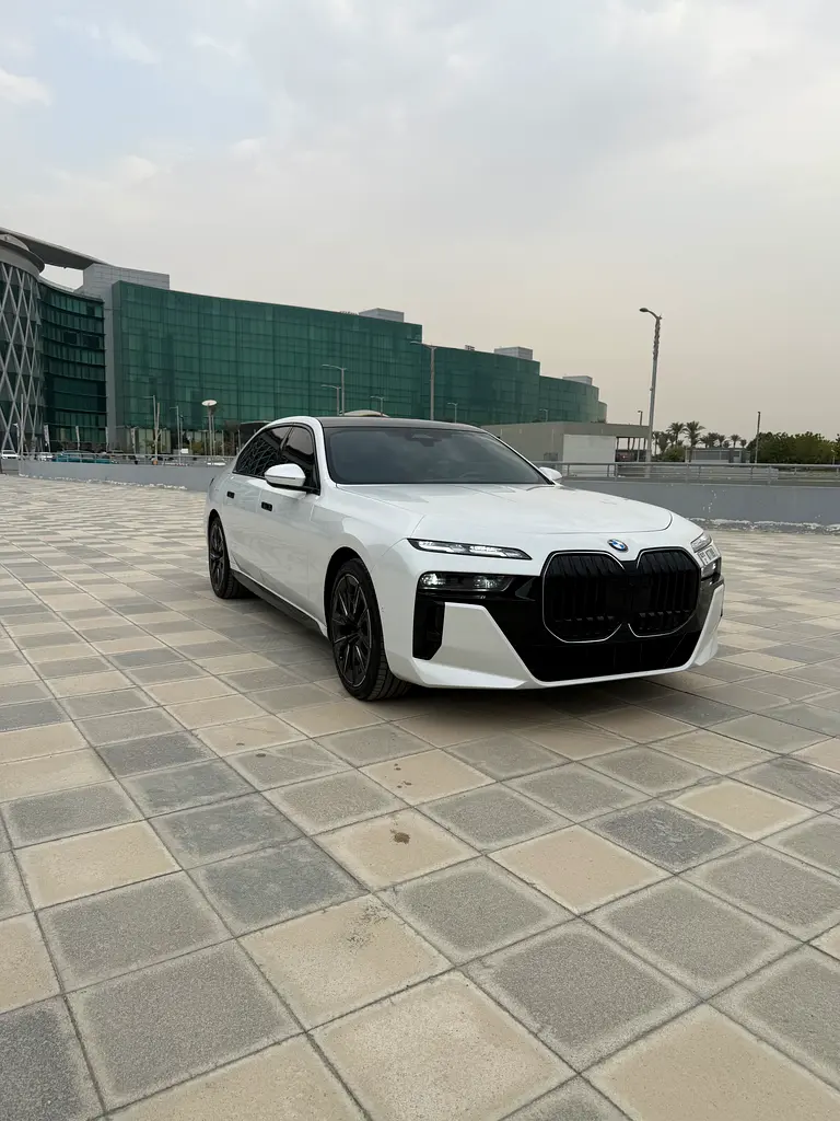 بي أم دبليو 7 SERIES 2025