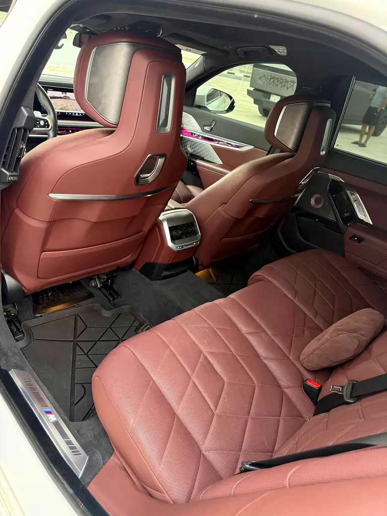 بي أم دبليو 7 SERIES 2025