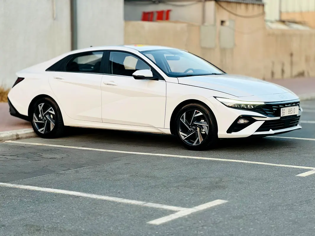 HYUNDAI ELANTRA 2025