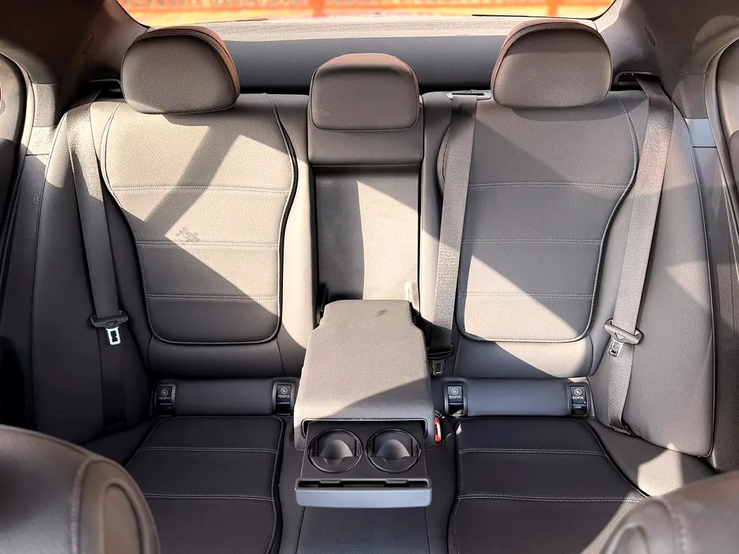 MERCEDES C Class 2023