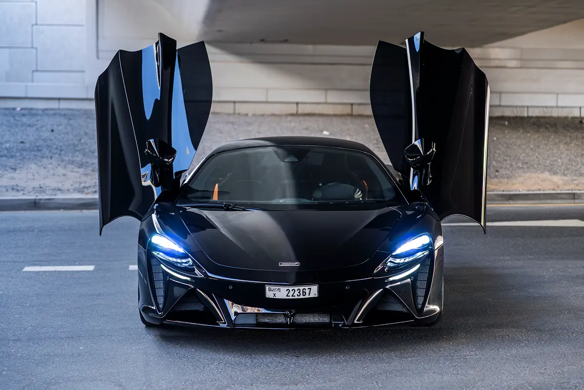 مكلارين Artura Spider 2023