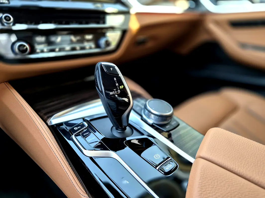 BMW 5 SERIES 2021