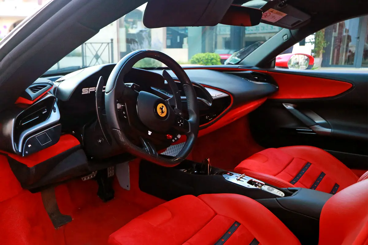 FERRARI SF90 2023