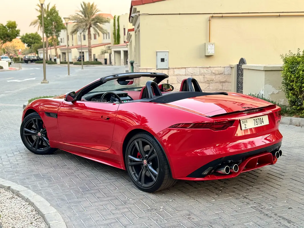 جاكوار F-TYPE 2022