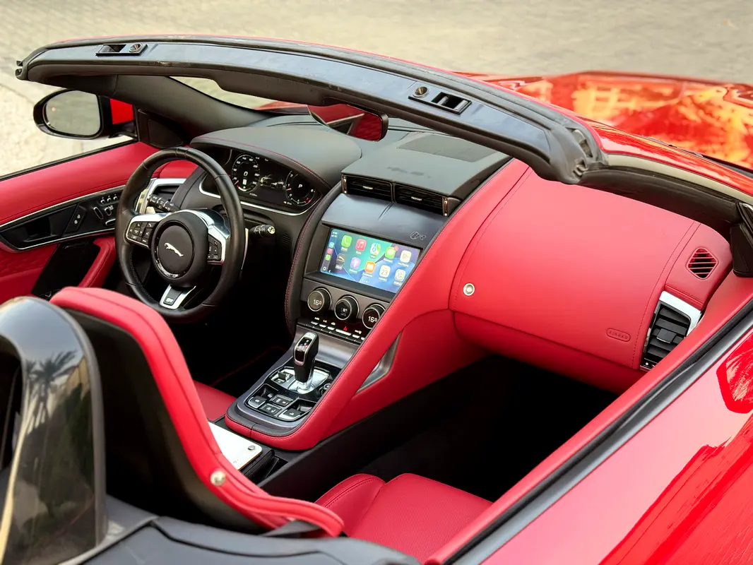 جاكوار F-TYPE 2022