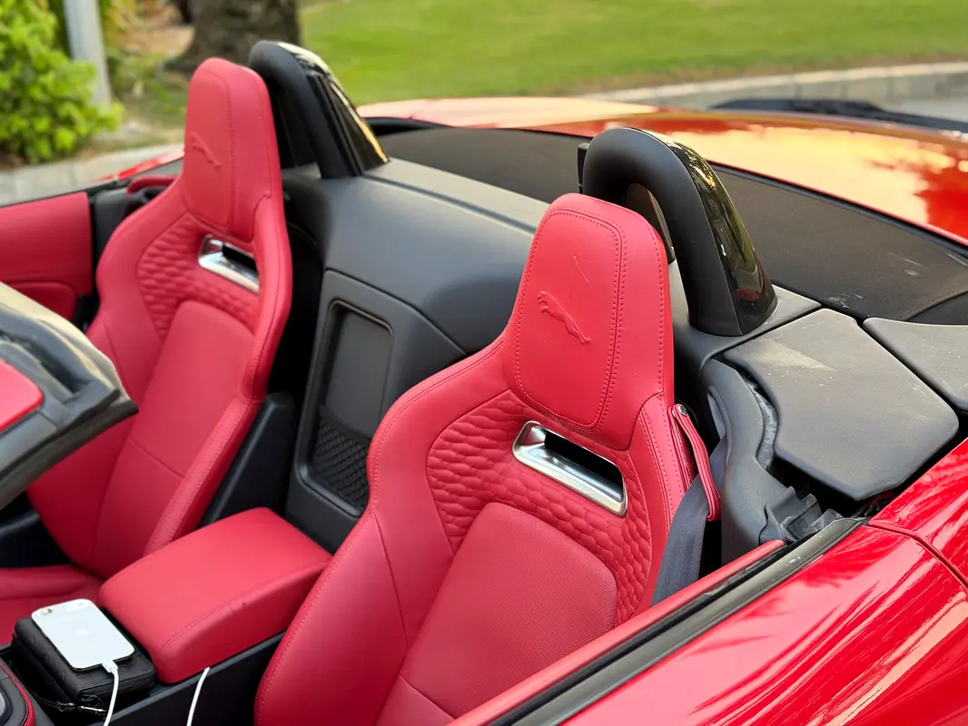 جاكوار F-TYPE 2022