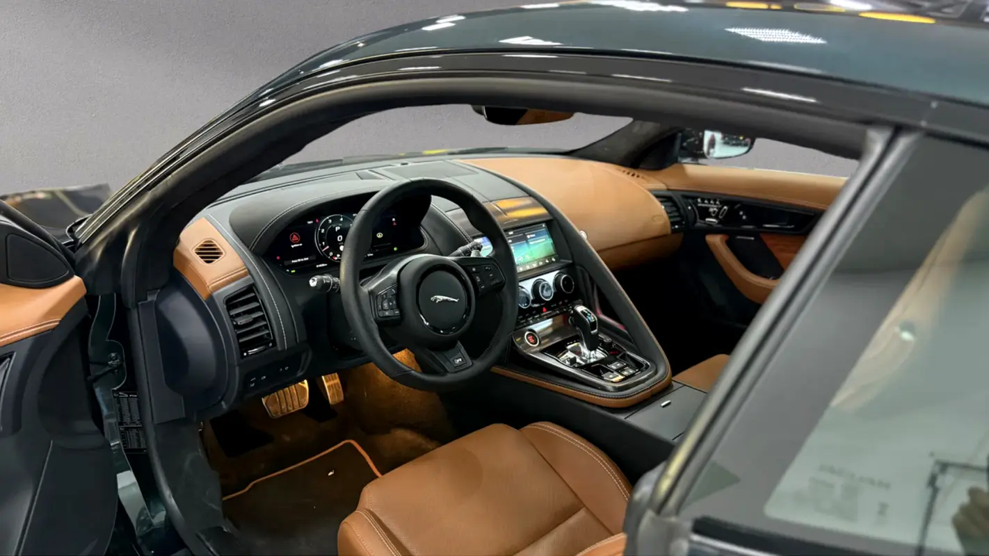 JAGUAR F-PACE 2024