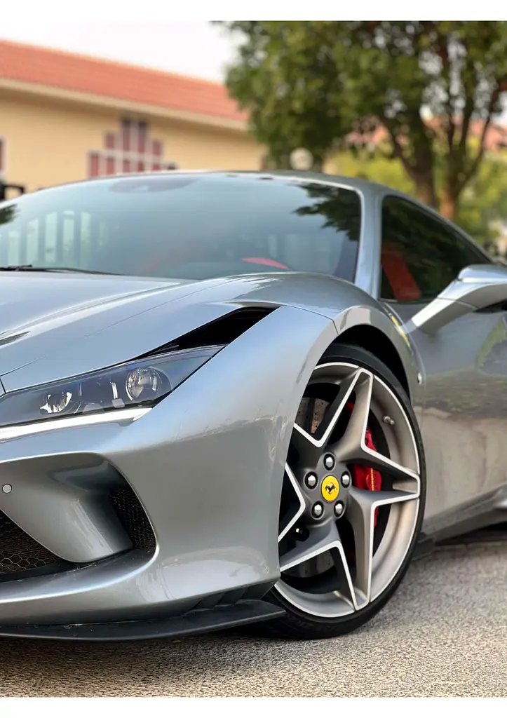 فيراري F8 2022