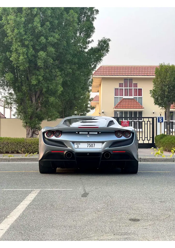 فيراري F8 2022