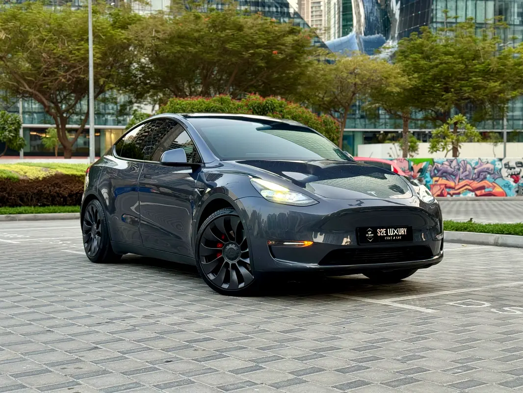 TESLA Model Y 2023