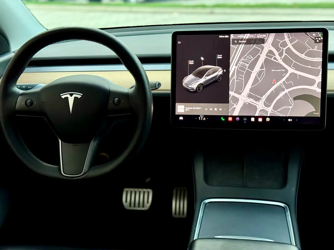 TESLA Model Y 2023