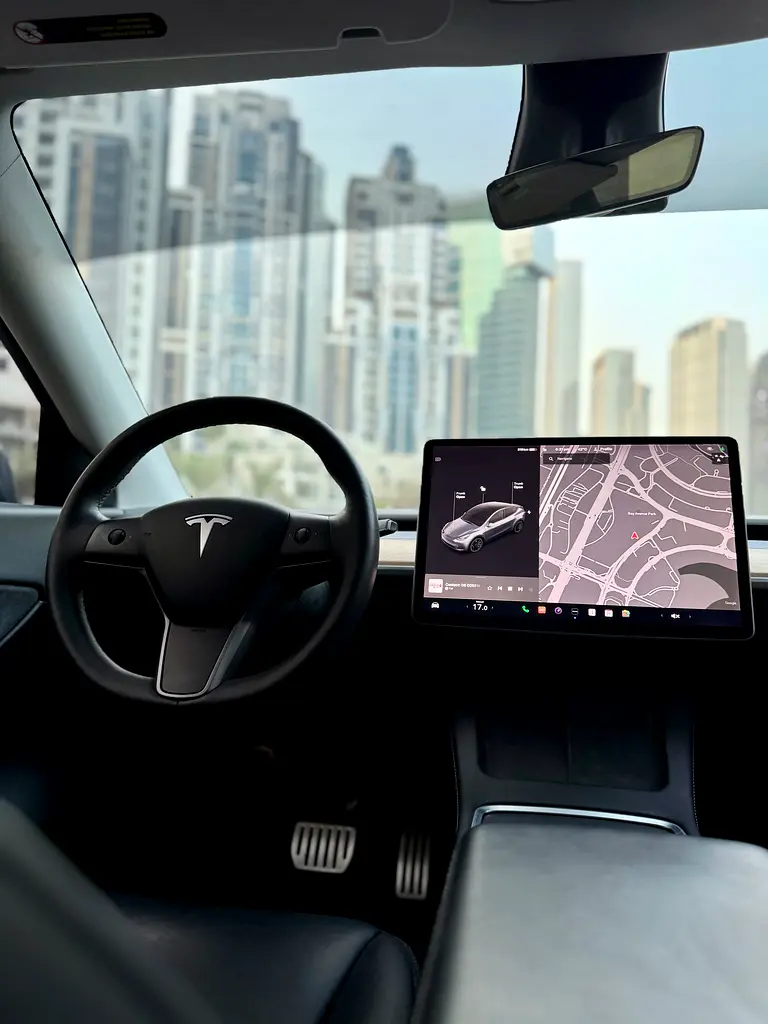 TESLA Model Y 2023