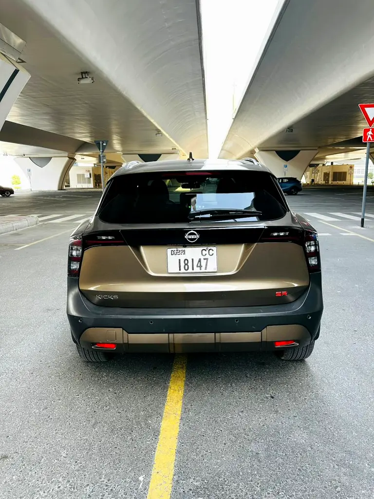 NISSAN KICKS 2025