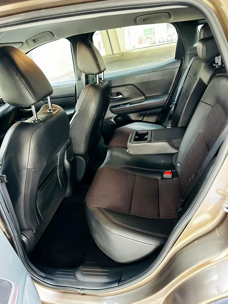 NISSAN KICKS 2025