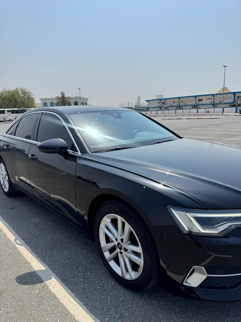 AUDI A6 2024