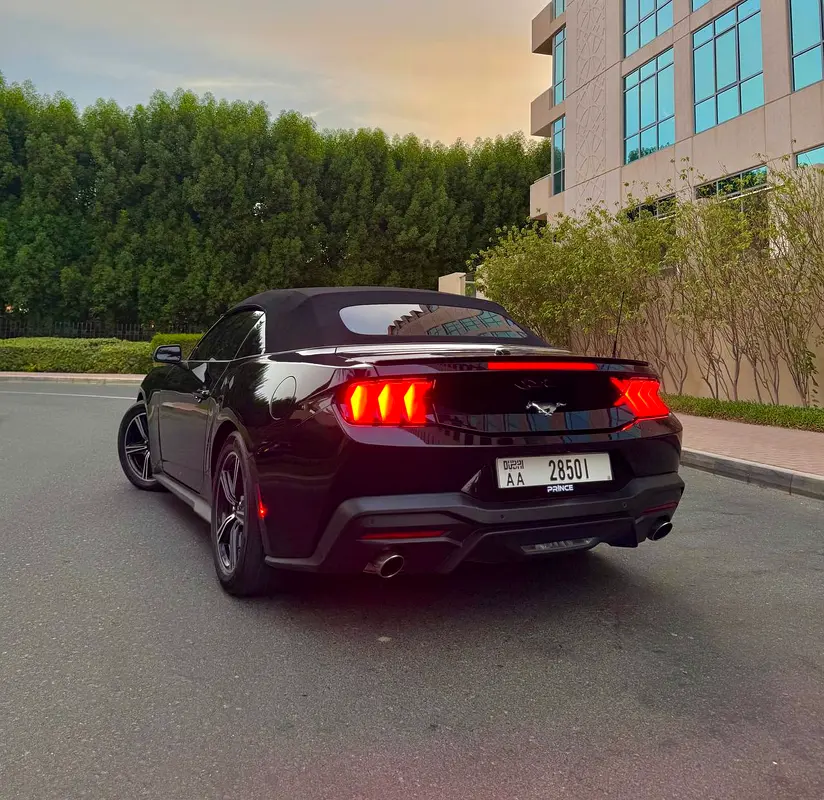 FORD MUSTANG 2024
