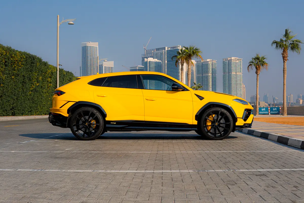LAMBORGHINI URUS 2023