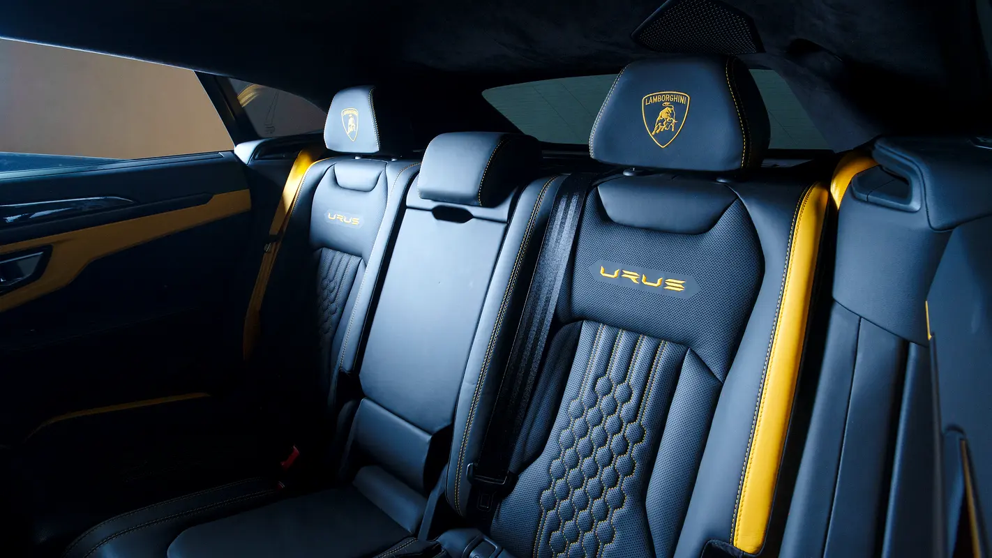 LAMBORGHINI URUS 2023