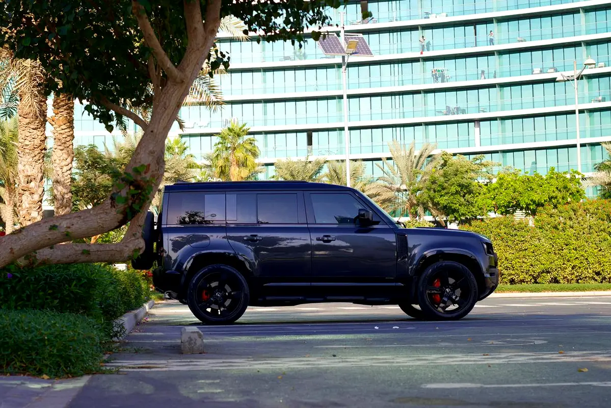 LAND ROVER DEFENDER 2024