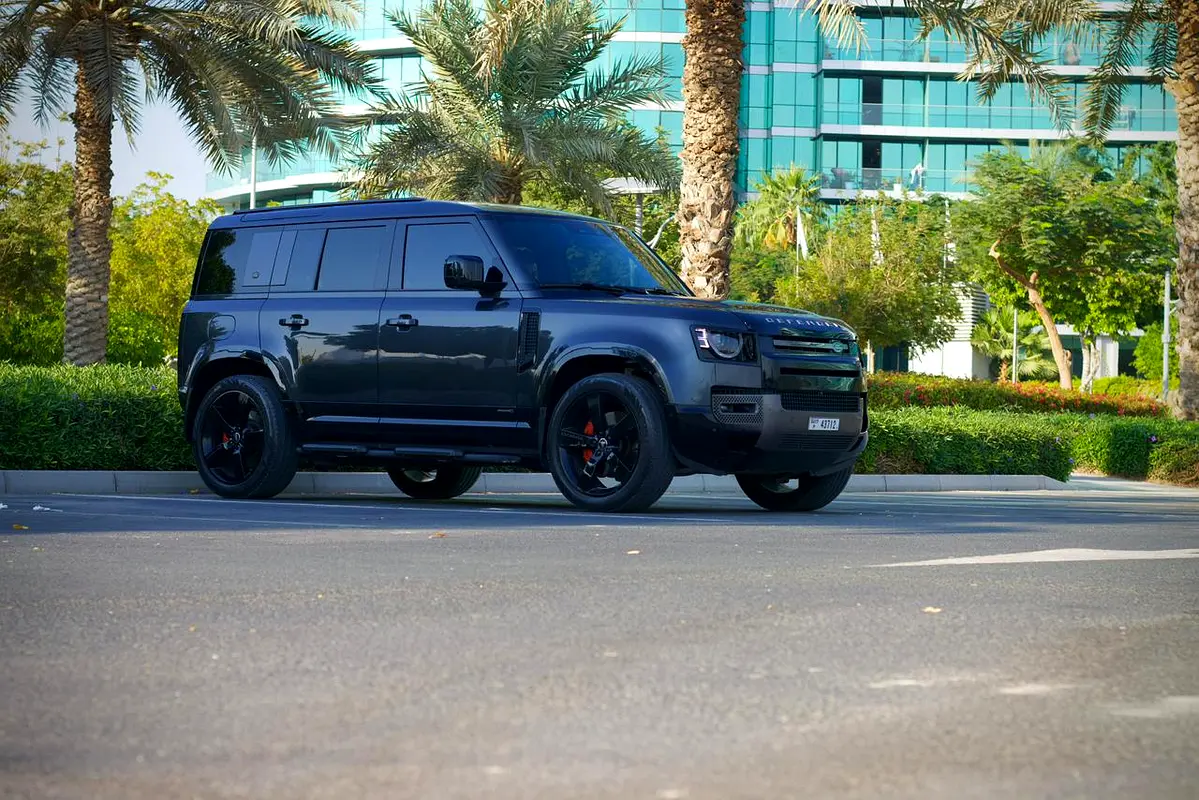 LAND ROVER DEFENDER 2024
