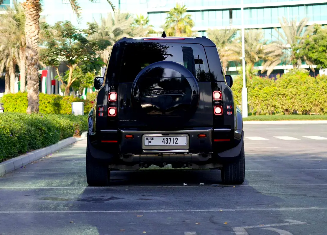 LAND ROVER DEFENDER 2024