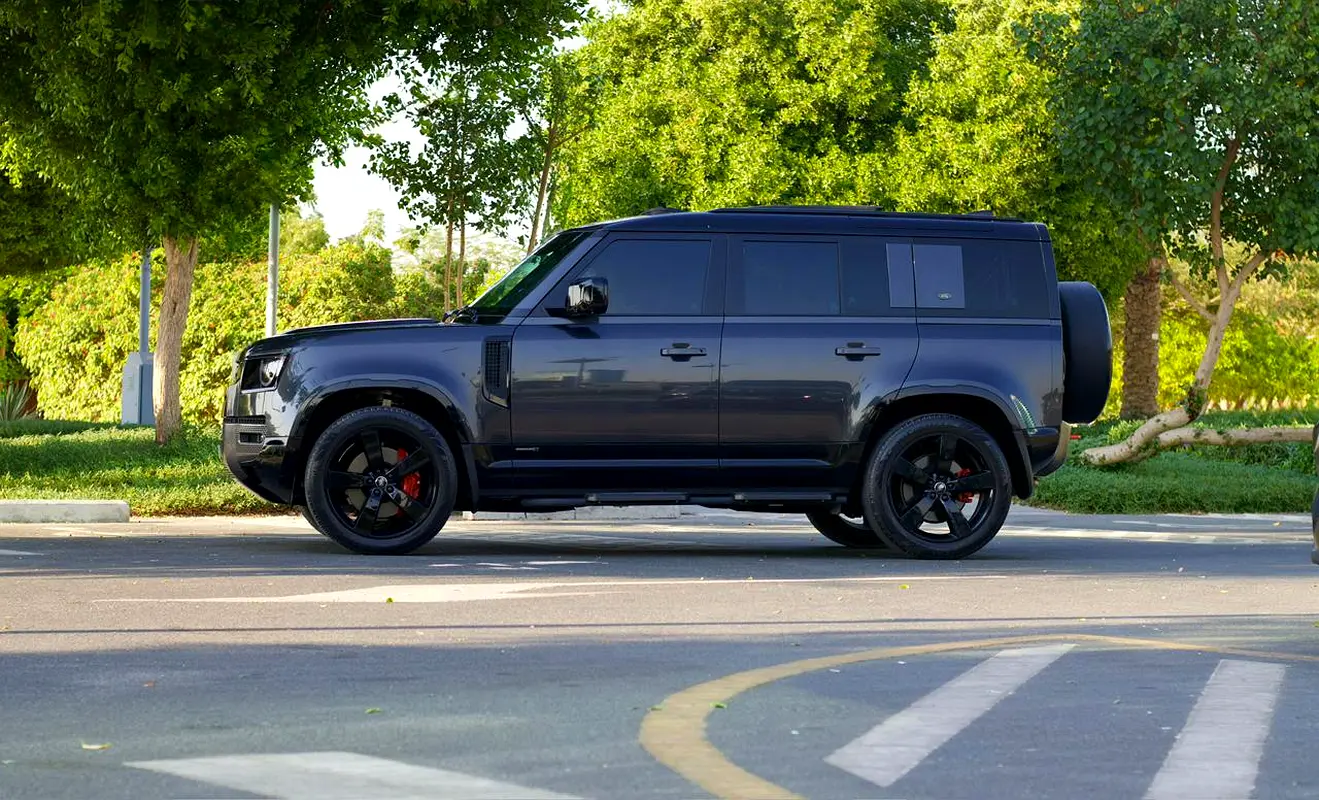 LAND ROVER DEFENDER 2024