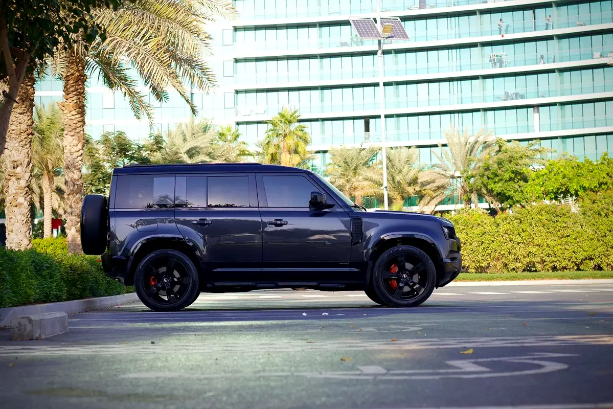 LAND ROVER DEFENDER 2024