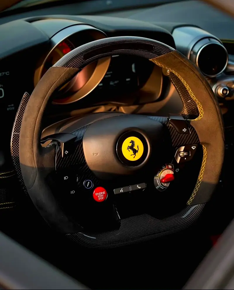 FERRARI F8 2023