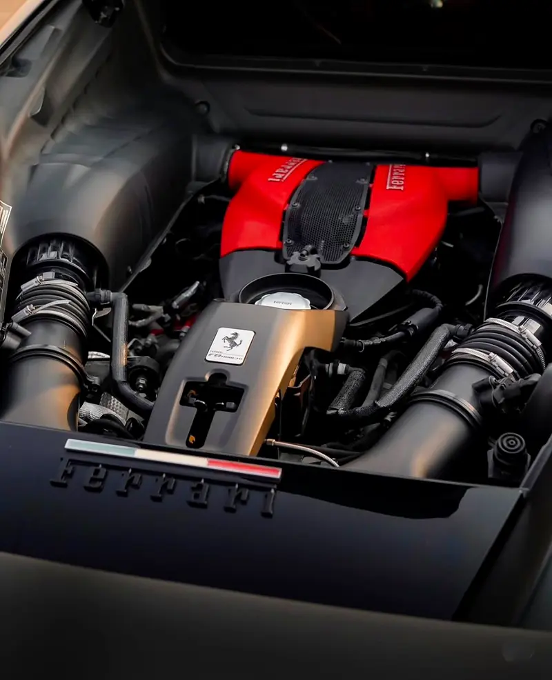 FERRARI F8 2023