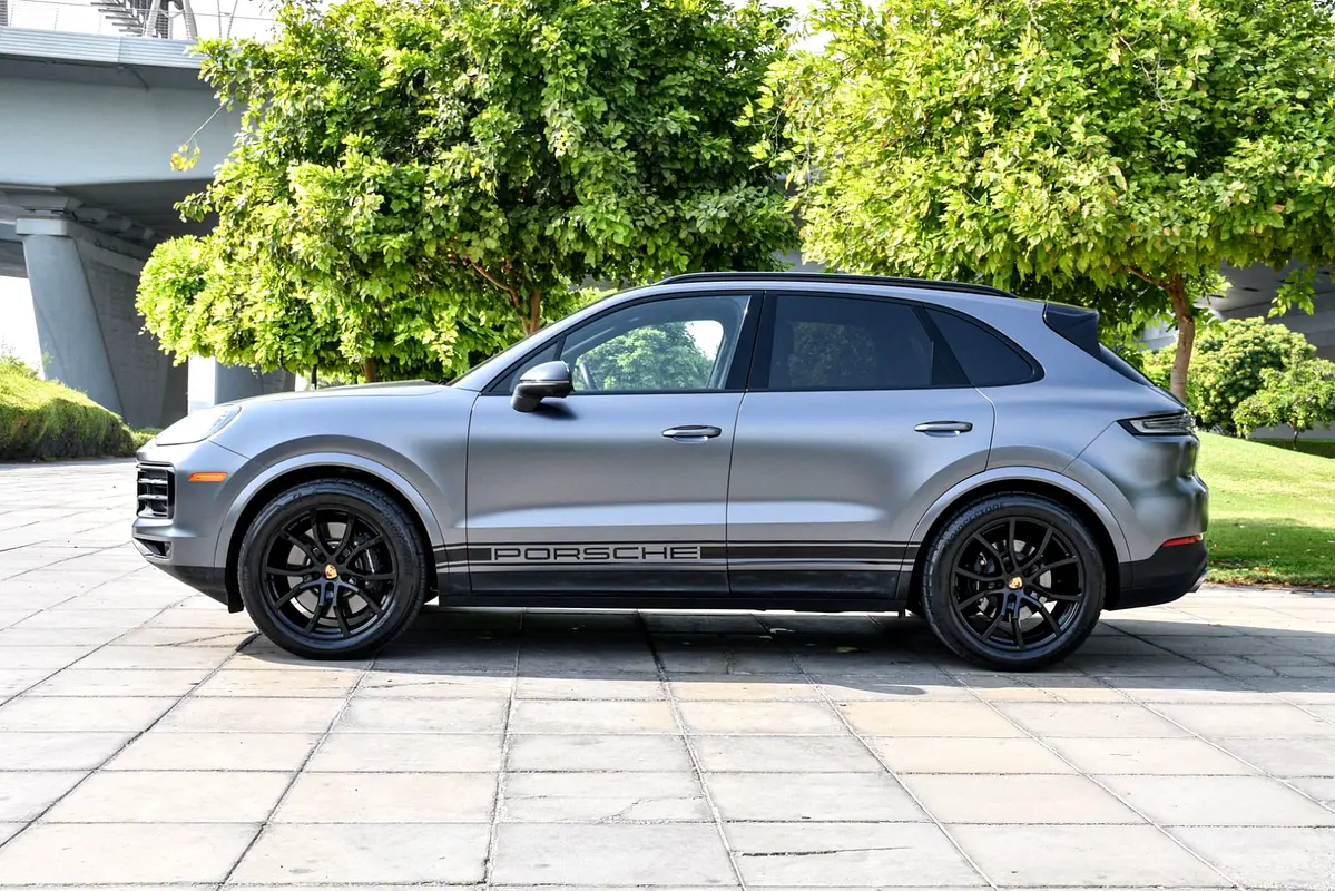 PORSCHE CAYENNE 2024