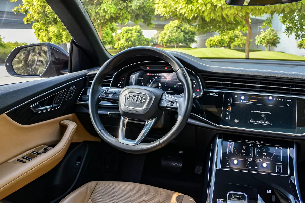 AUDI Q8 2023