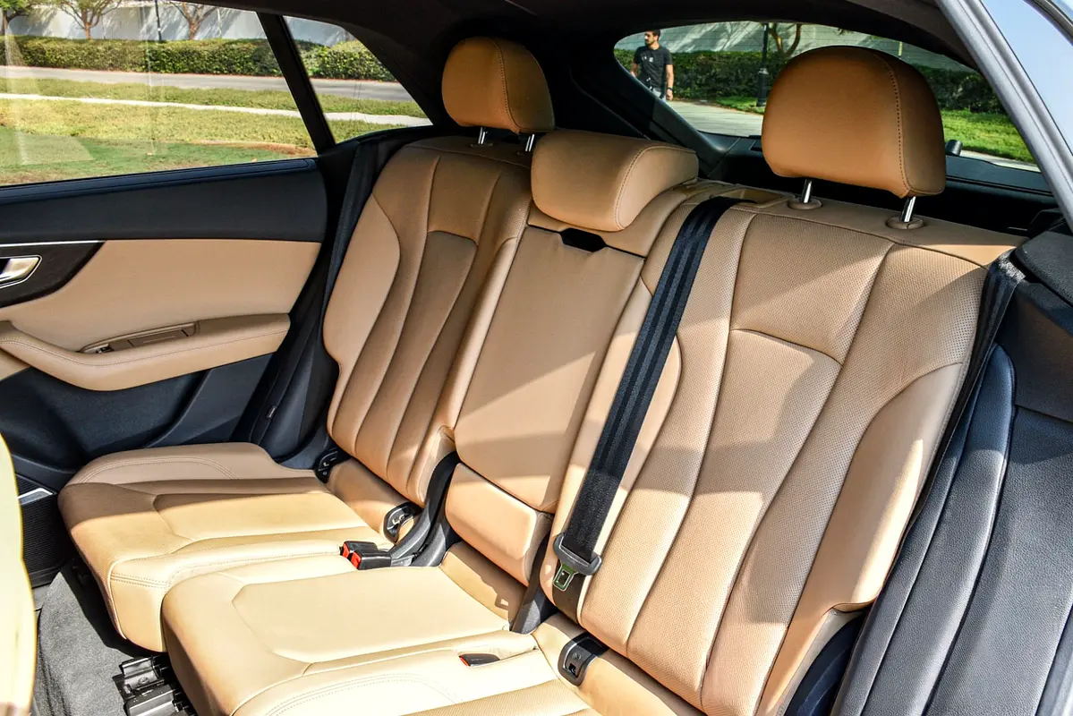 AUDI Q8 2023