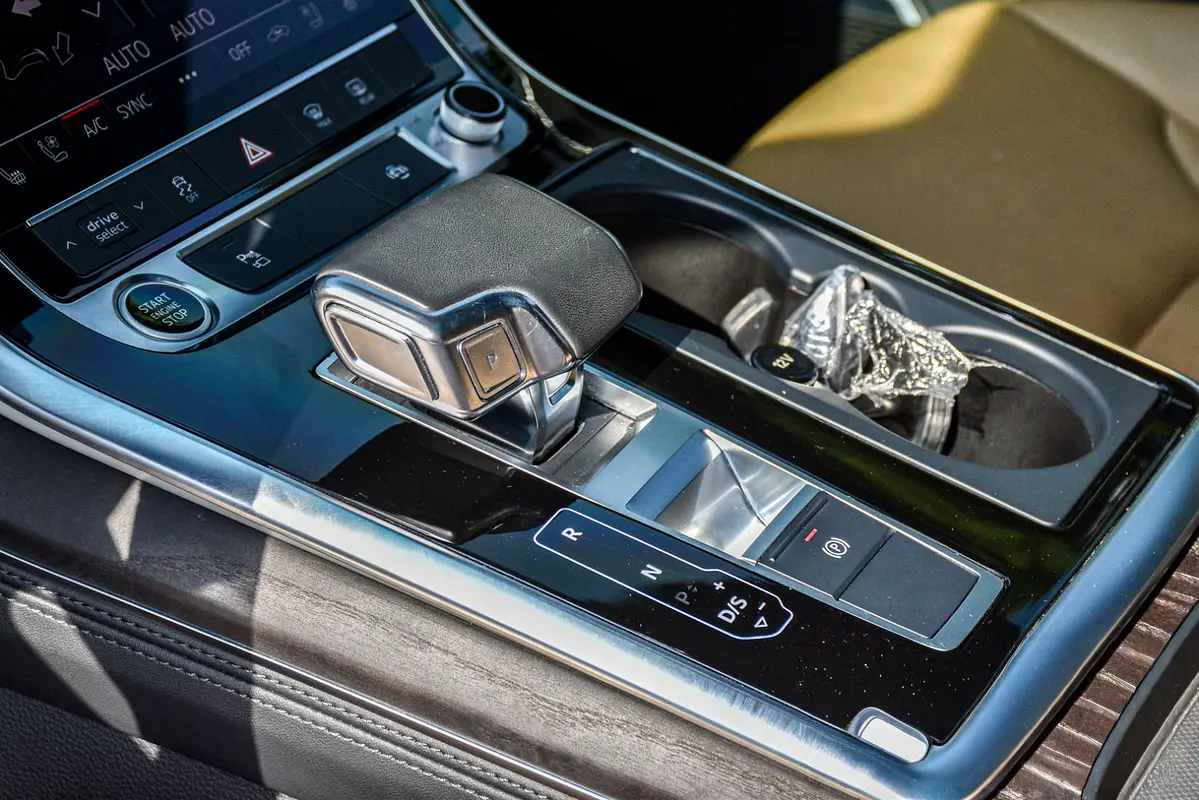 AUDI Q8 2023