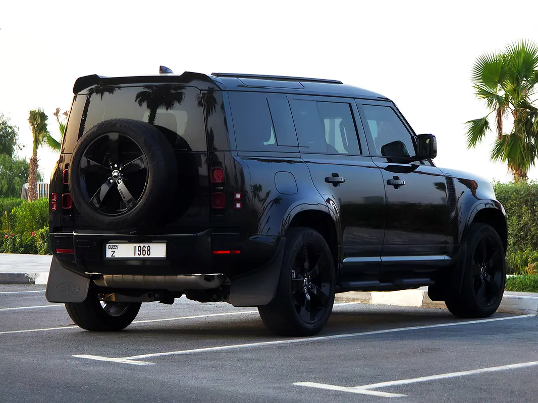 LAND ROVER DEFENDER 2025