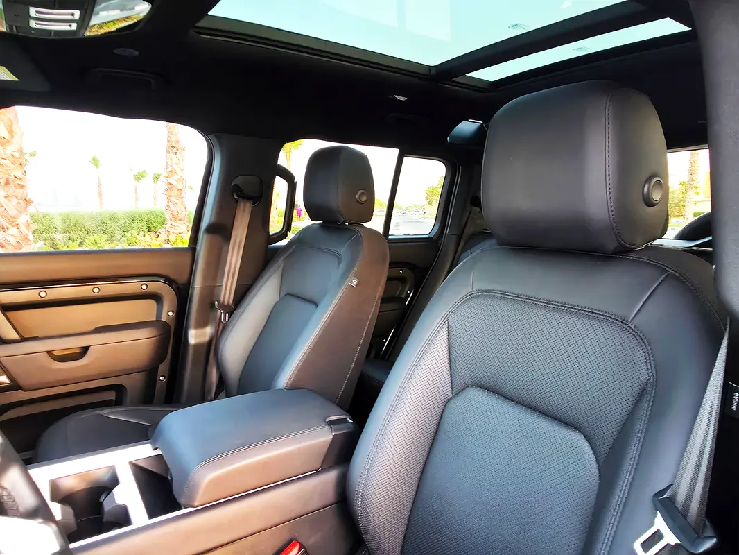 LAND ROVER DEFENDER 2025